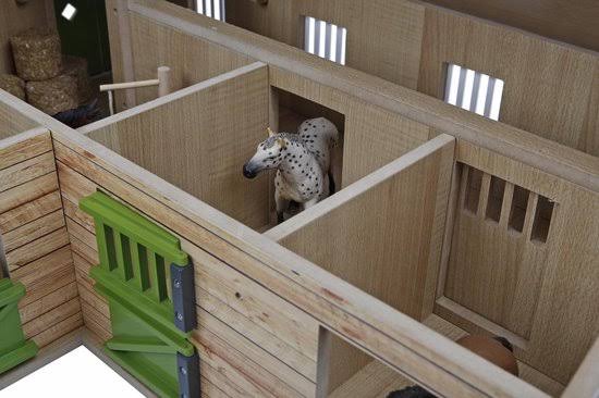 1-24 Scale Horse Stable with 4 Box Storage & Wash Box E28671