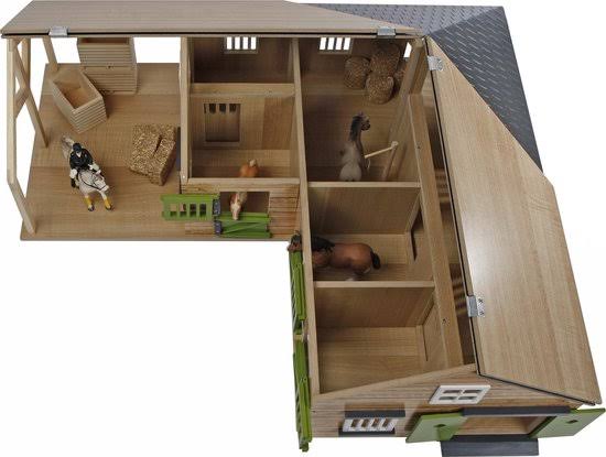 1-24 Scale Horse Stable with 4 Box Storage & Wash Box E28671